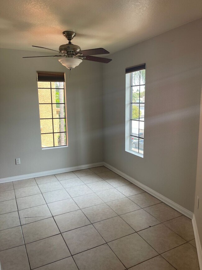 Mediterranean Style 1 Bedroom Condominium House Rental in Long