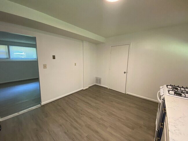 Photo - 128 Cheryl Ln Unidad 1R
