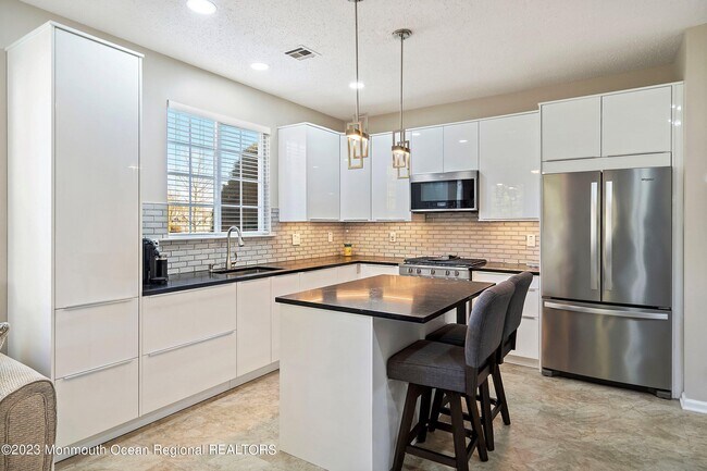 Photo - 19 Kirkby Ln