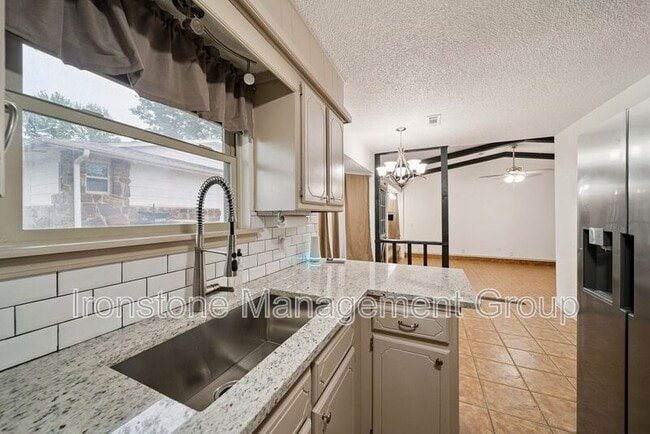 Photo - 13515 S Fern St