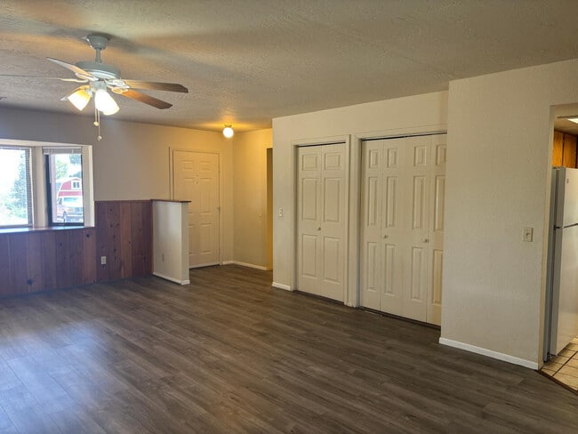 Photo - 1584 Sandy Ln