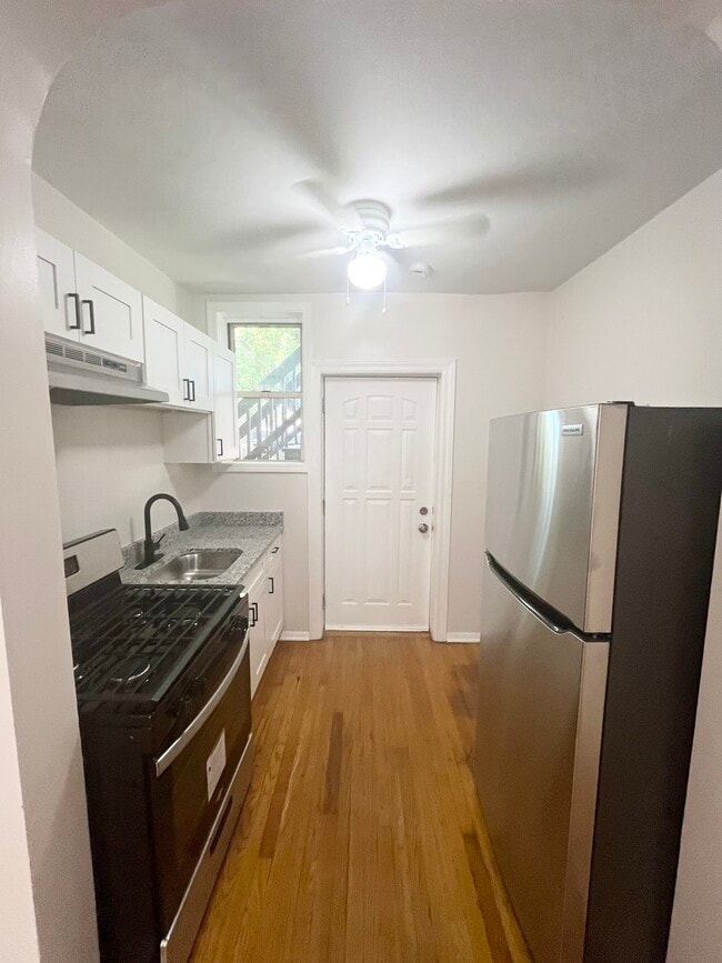 Photo - 950 N Kildare Ave Unidad 1