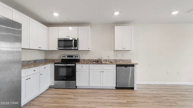 Photo - 7208 Madison Sq Dr