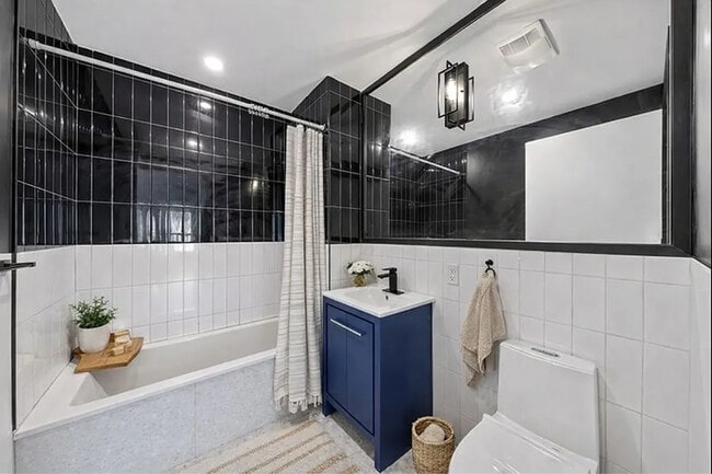 Photo - 1042 President St