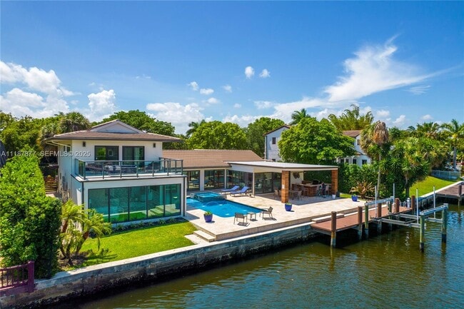 1025 Diplomat Pkwy