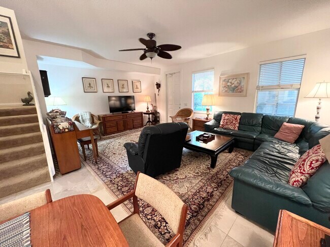 Photo - 2913 E Community Dr