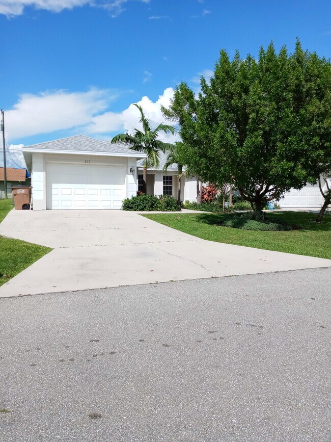 Building Photo - Coming Soon - $500 off Move in Summer Special