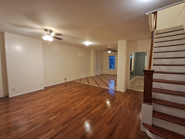 Photo - 707 Logan St Townhome