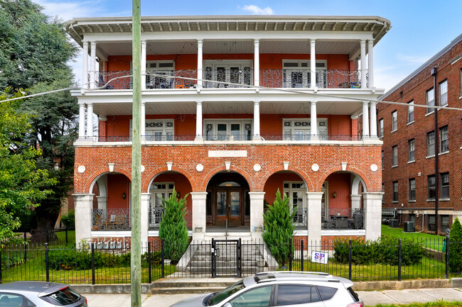 Building Photo - 209 W Fifth Ave Unit 204 Rental