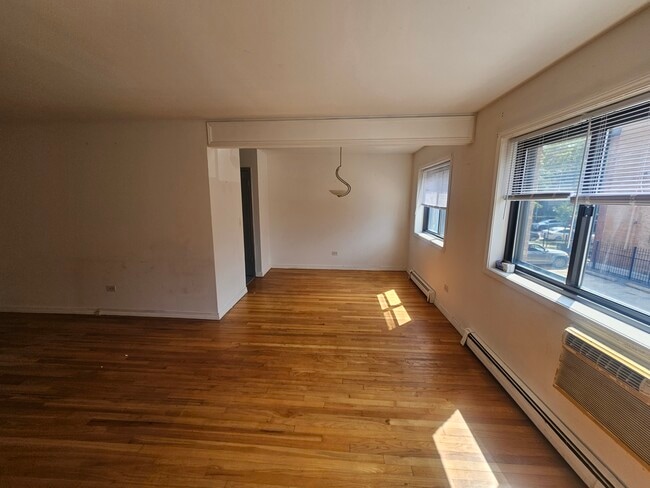 Photo - 1600 W Greenleaf Ave Unit 203