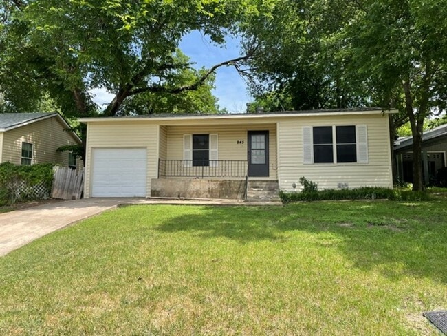 Photo - **AVAILABLE NOW** Charming 2 Bedroom 1 Bath Home in White Settlement