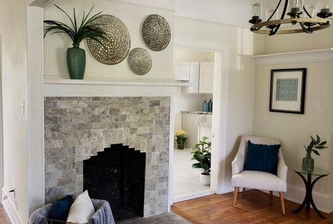 Photo - 322 King St