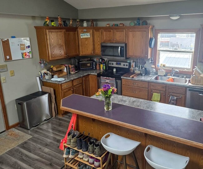 Building Photo - 6326 Monona Dr Unit 6326 Monona Drive #1