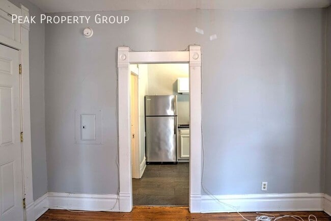 Photo - 246 1/2 W. 5th Avenue Front-