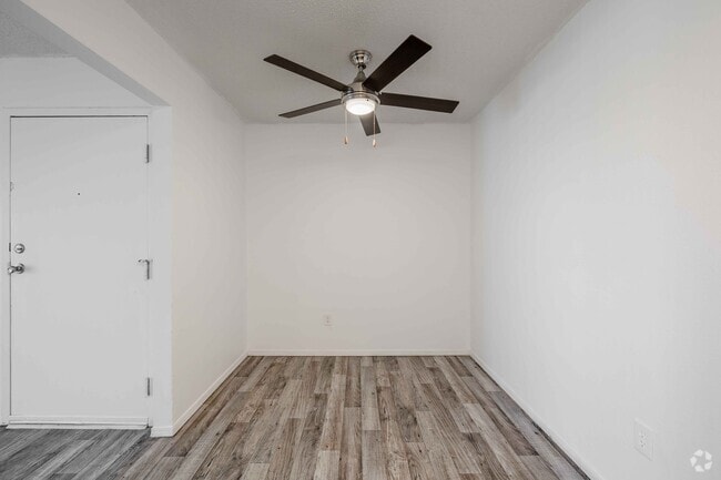 2BR, 1BA - 650SF - Dining Room - Garden Pines