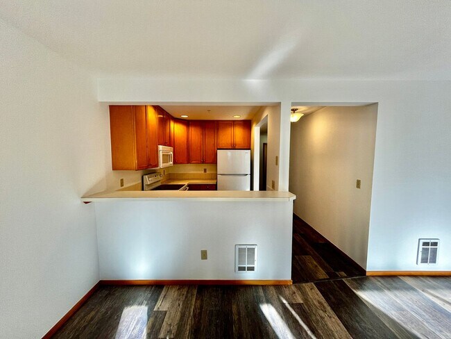 Photo - Light and Bright Kingston Condo Unit B105