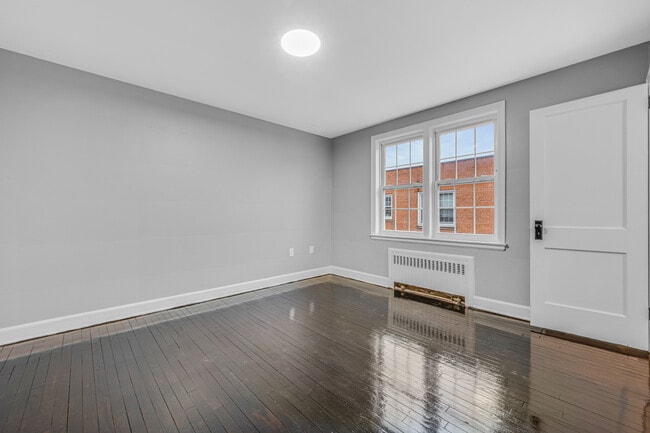 The Bentley - The Bentley Apartments