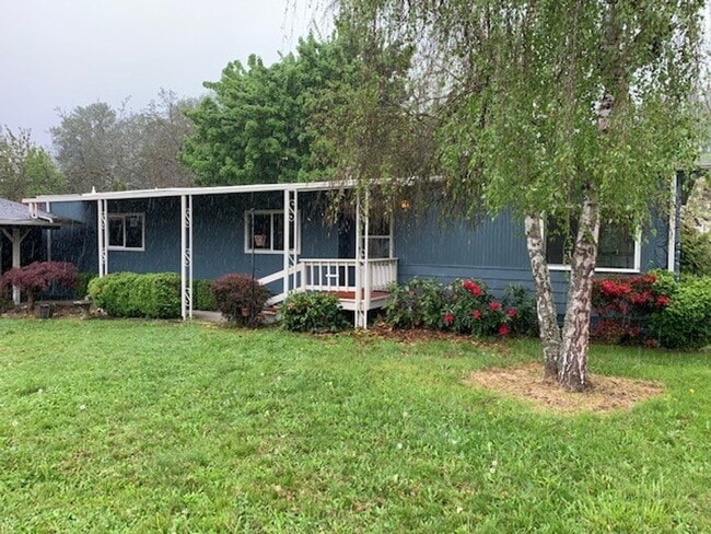 Building Photo - Great single Level home!