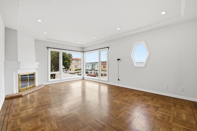 Building Photo - 1603 Ortega St Unit 1601