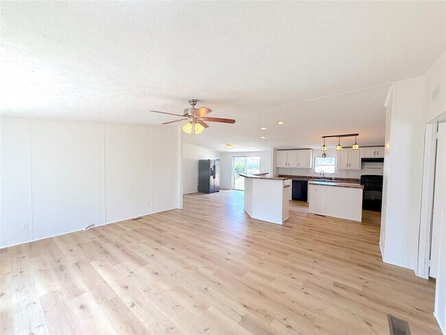 Photo - 3063 Co Rd 484