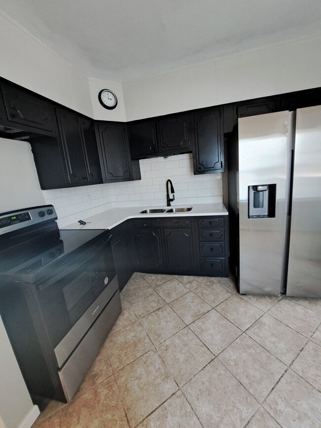 2220 W Galena Ave