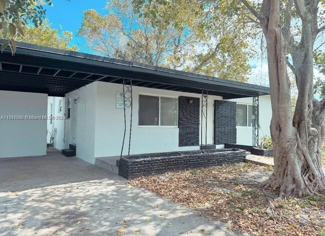 Building Photo - 106 NW 28th Terrace Rental