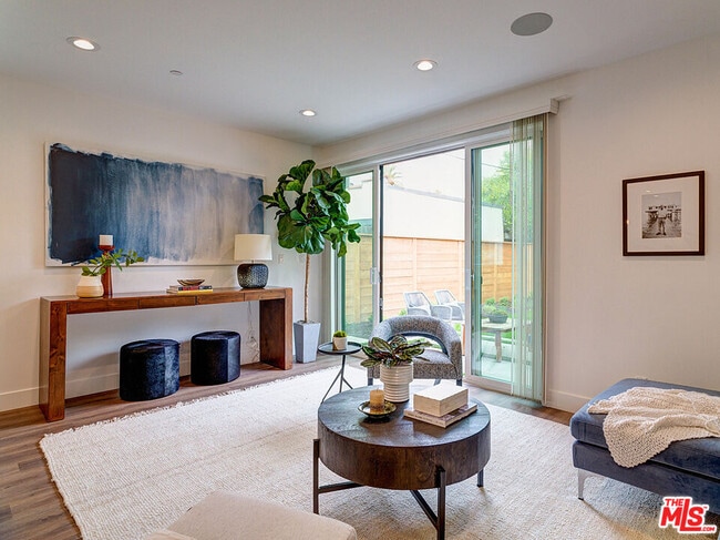 Photo - 1278 Meadowbrook Ave