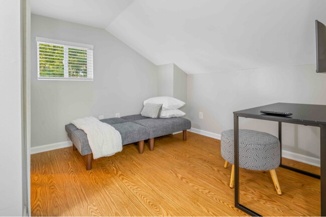 Photo - 4305 S Shore Dr