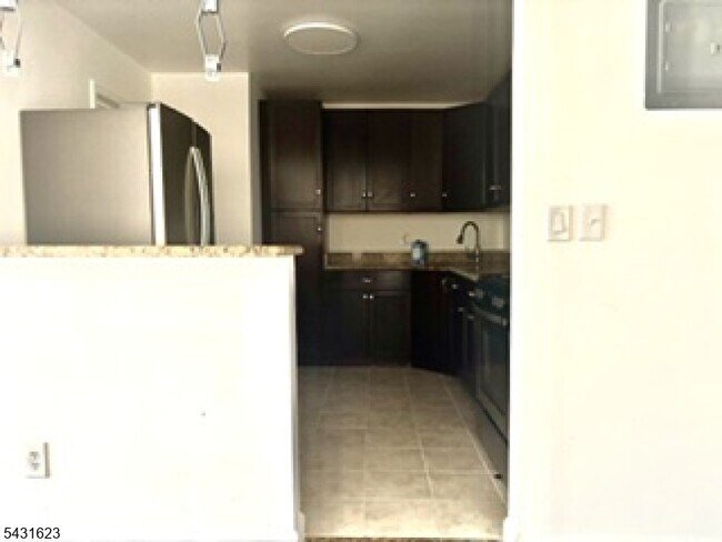 Photo - 392 College Dr
