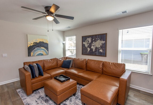 Photo - 1800 Whispering Pine St SW