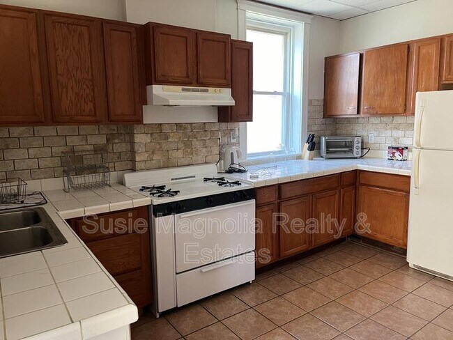 Photo - 736 Dover Pl Unit 1 F