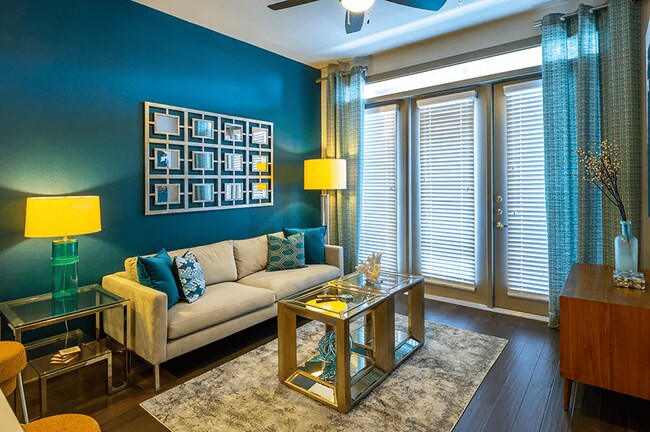 Photo - Live in Style – Up to 6 Weeks FREE in Down... Unit CRT1