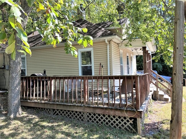 Photo - 325 Union St