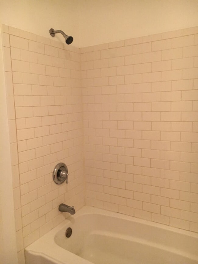 Photo - 925 Magnolia St SE