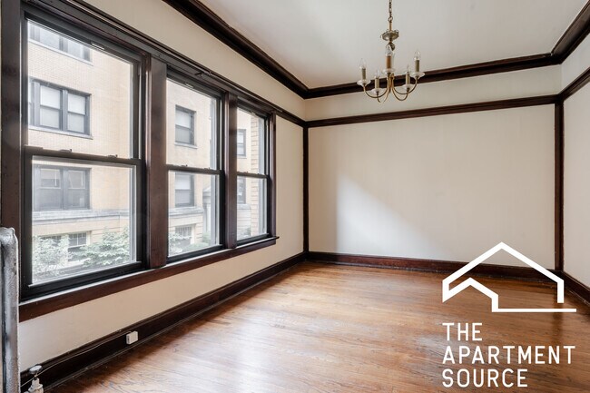 Photo - 2428 N Sawyer Ave Unidad 1W