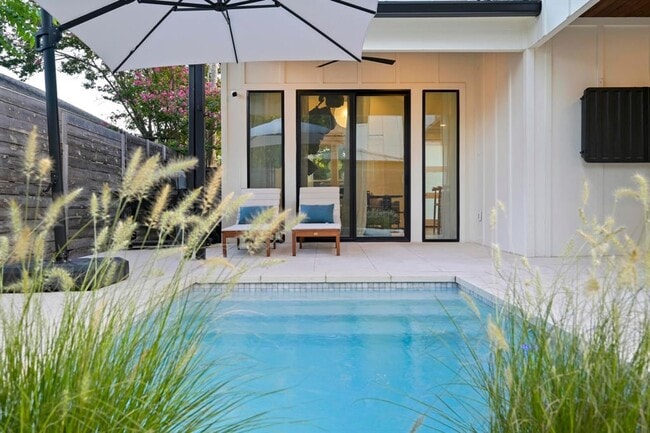 Photo - 2104 E 2nd St