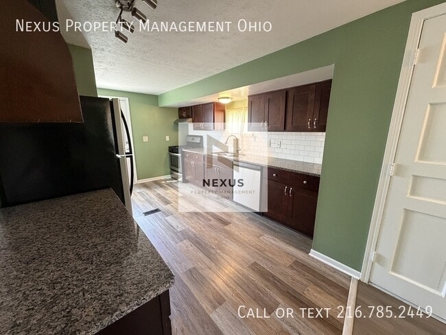 Photo - 6475 Sandfield Dr