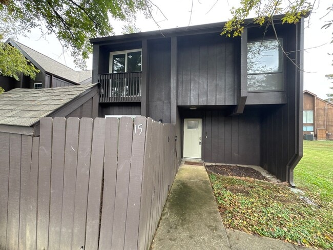 Building Photo - Charming 3-Bedroom Townhome in Quiet Antio...