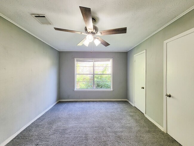 Photo - RECENTLY REMODELED HOME IN LA MARQUE