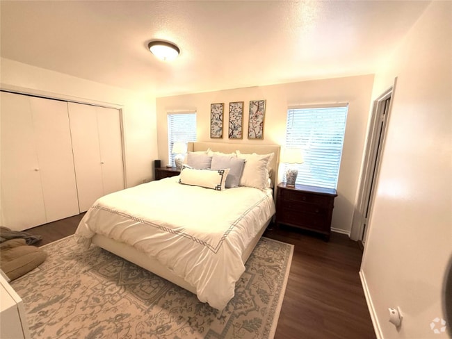 Building Photo - 1709 Wild Basin Ledge Unit B Rental