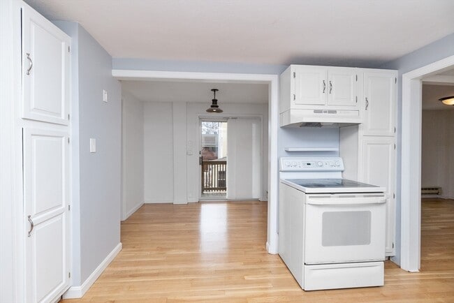 Photo - 16R Union St Unit 2