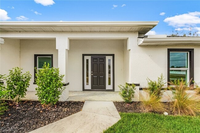 Building Photo - 3916 NE 9th Pl