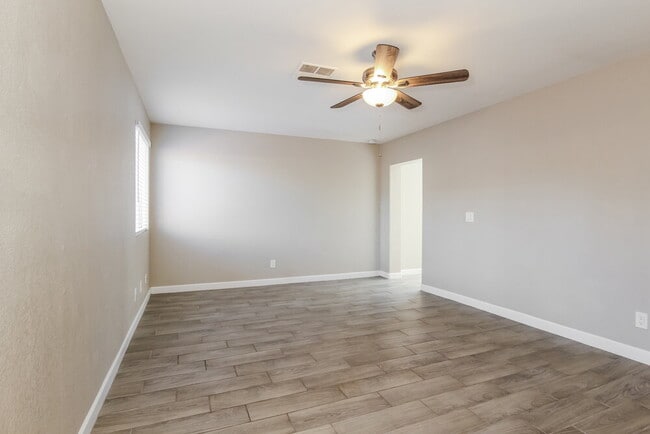 Photo - 10856 W Ruth Ave