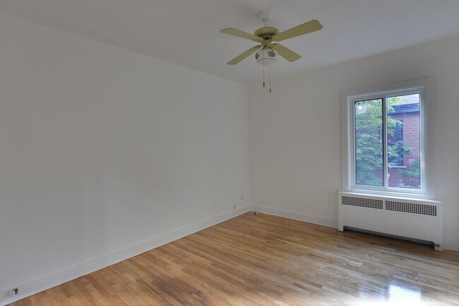 Photo - 973 Rue Tait Unit 3