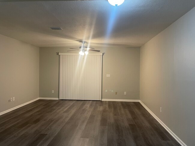 Photo - 6913 Cherry St