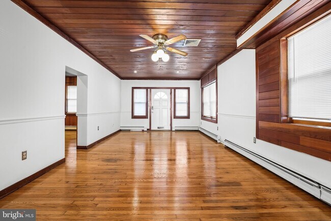 Photo - 2206 S Fern St