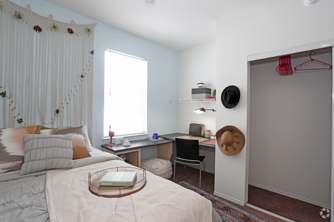 4BR, 2BA - 1128 SF