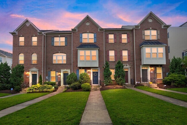 Stylish & Eco Friendly Townhome in Prime D... - Stylish & Eco Friendly Townhome in Prime D...