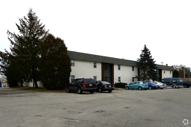 Bristol Courtyard Apartments - Bristol Courtyard Apartments