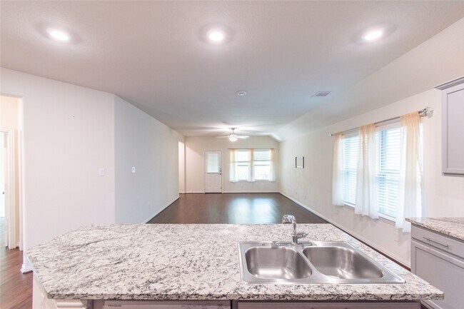 Building Photo - 4639 Sequoia Echo Dr